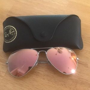 Aviator ray bans!